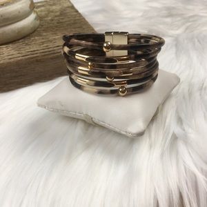 New fashion bracelet. Magnetic. Multi color